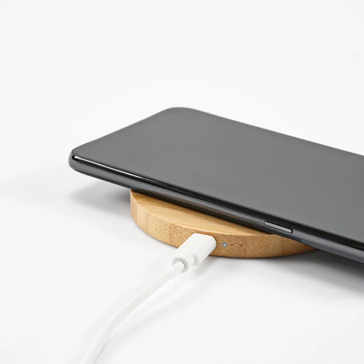 Kepler Wireless Charger Bamboo 15W. USB-C Port