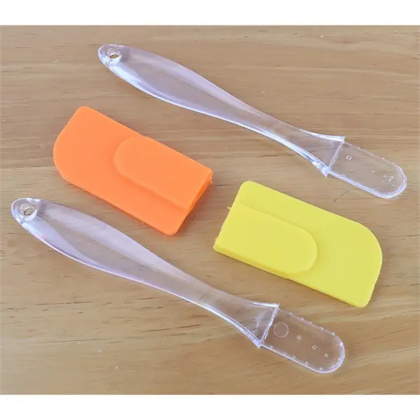 Removable Cream Silicone Scraper