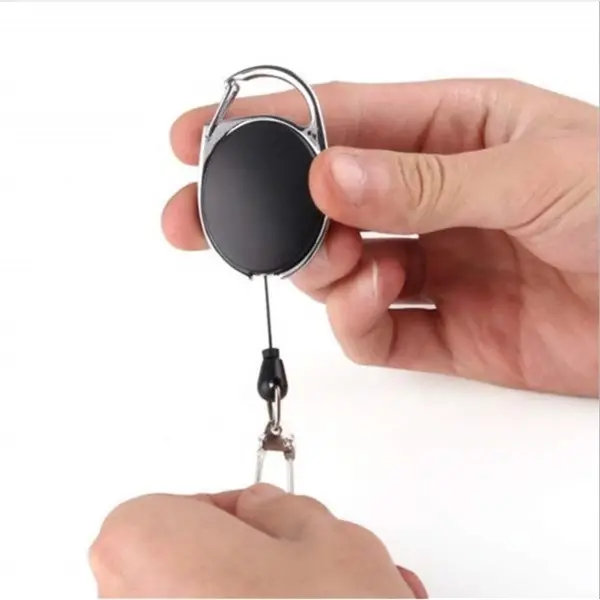 Oval shape retractable keychain
