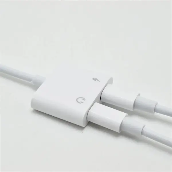 4 in 1 Lightning Adapter And Earphone Converter For Phone
