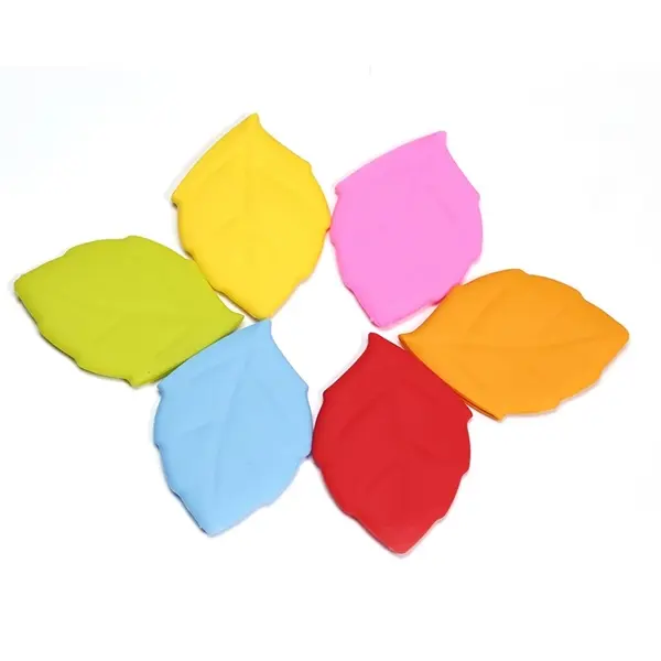 1PC Portable Folding Maple Leaf Shape Silicone Tooth Brushin