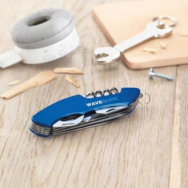 Multifunctional knife