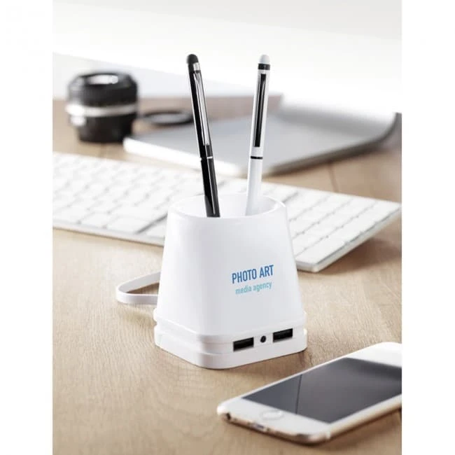 USB hub penholder