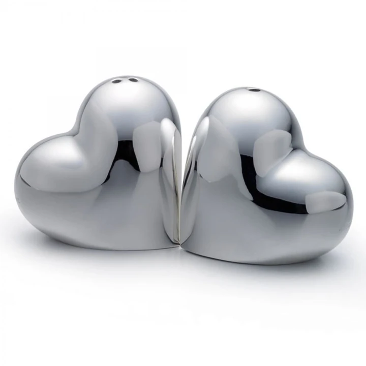 heart salt and pepper shakers