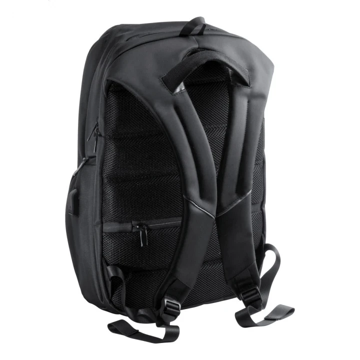 Oskar Backpack