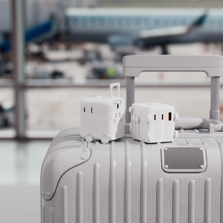 Luggie Universal Travel Adapter